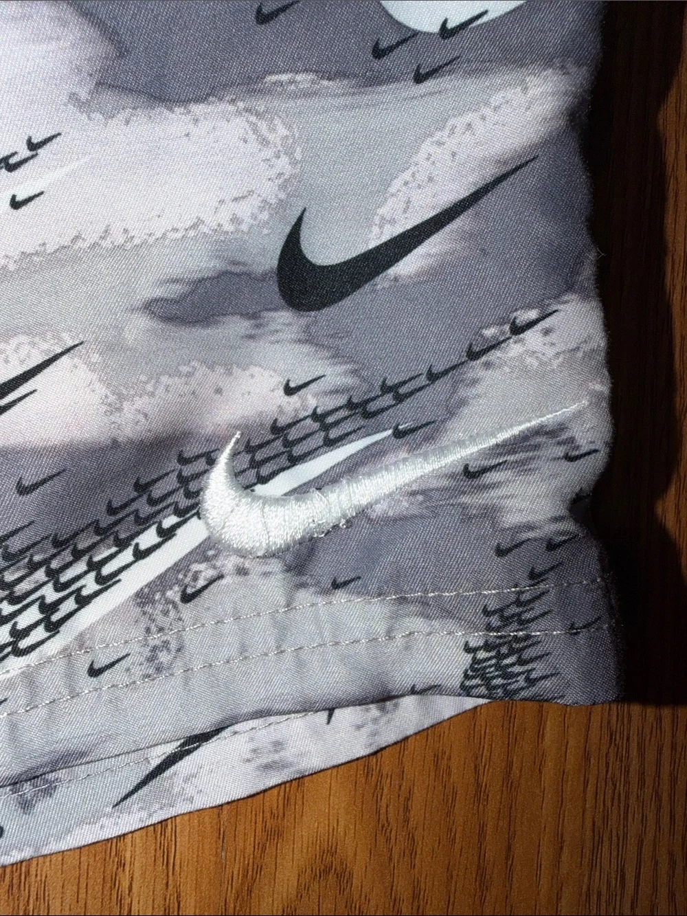 Nike Boys Gray & White Swoosh Camo Swim Shorts Size Large (10/12)